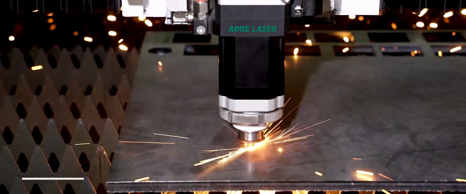 Wie man die Leistung eines Faserlaserschneiders auswählt.webp