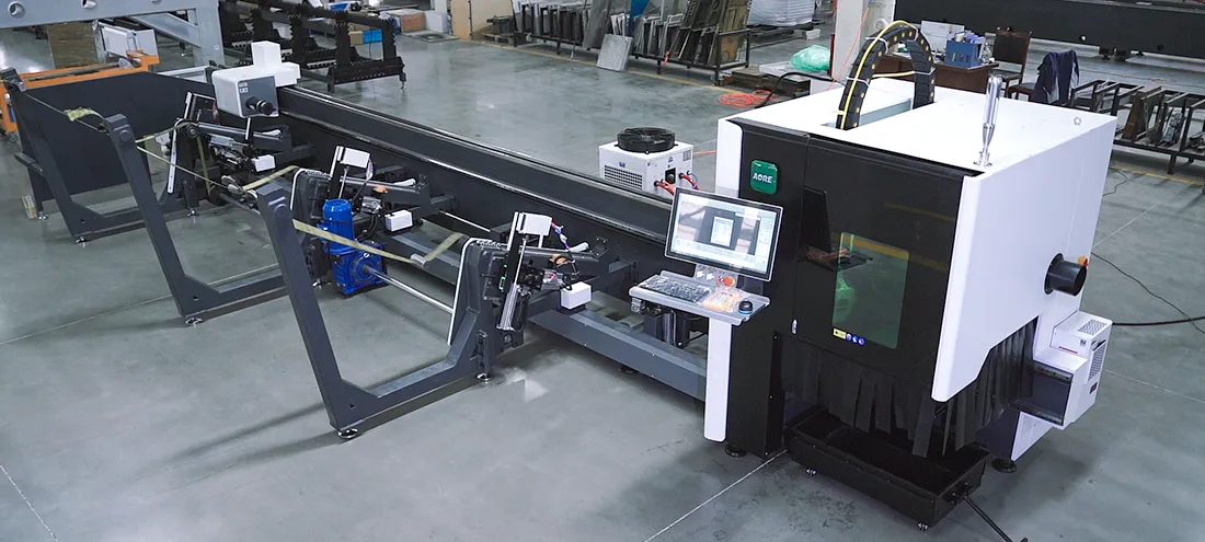 v12 Laserschneidmaschine.webp