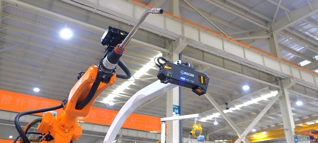 7-Achs-Schweißroboter für Bodenschienen (3).jpg